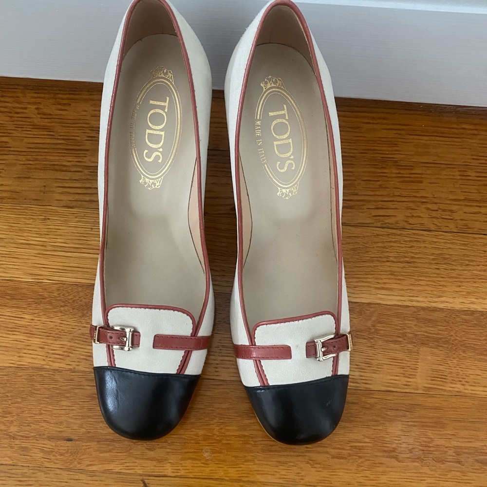 Tod’s heels with buckle